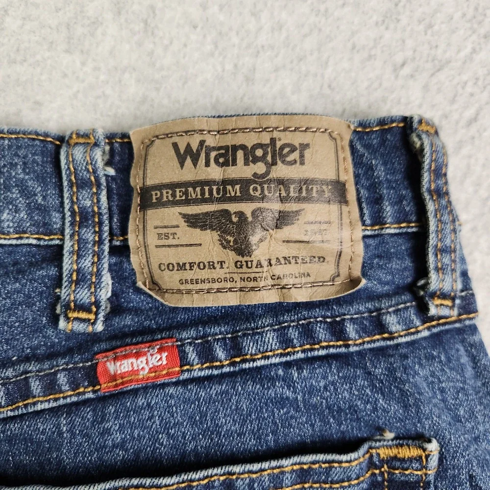 Wrangler Jeans Mens‎ 34x30 Blue Denim Medium Wash Super Stretch Straight Leg